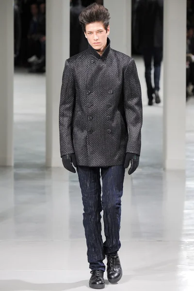 Look 25